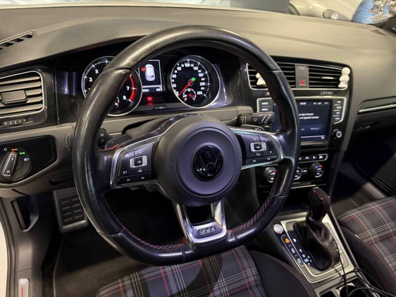 VOLKSWAGEN GOLF VII 2.0 TSI BlueMotion 230 DSG 6 GTI PERFORMANCE