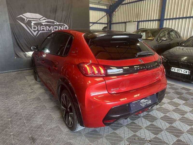 PEUGEOT 208 1.2i 100 GT Pack